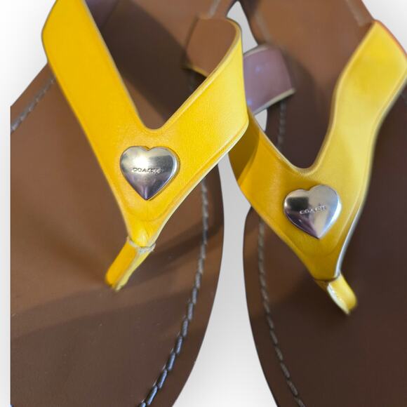 Coach Chapel Slide Yellow Thong Sandals Womens Size 7.5 - Picture 2 of 4